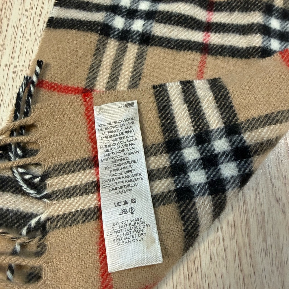 Burberry Classic Check Wool Cashmere Scarf - Picture 3 of 6